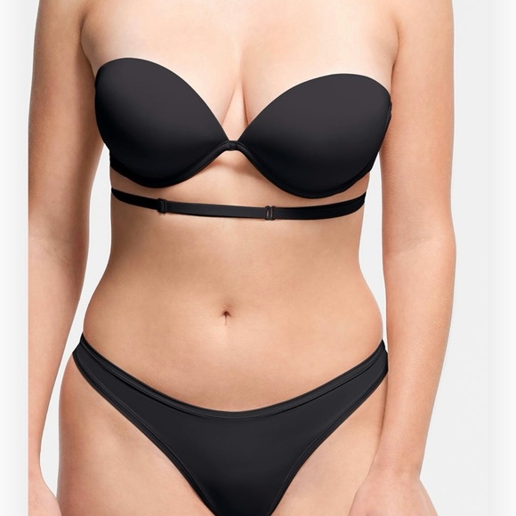 SKIMS Black Multi-Way Bra - Picture 2 of 10